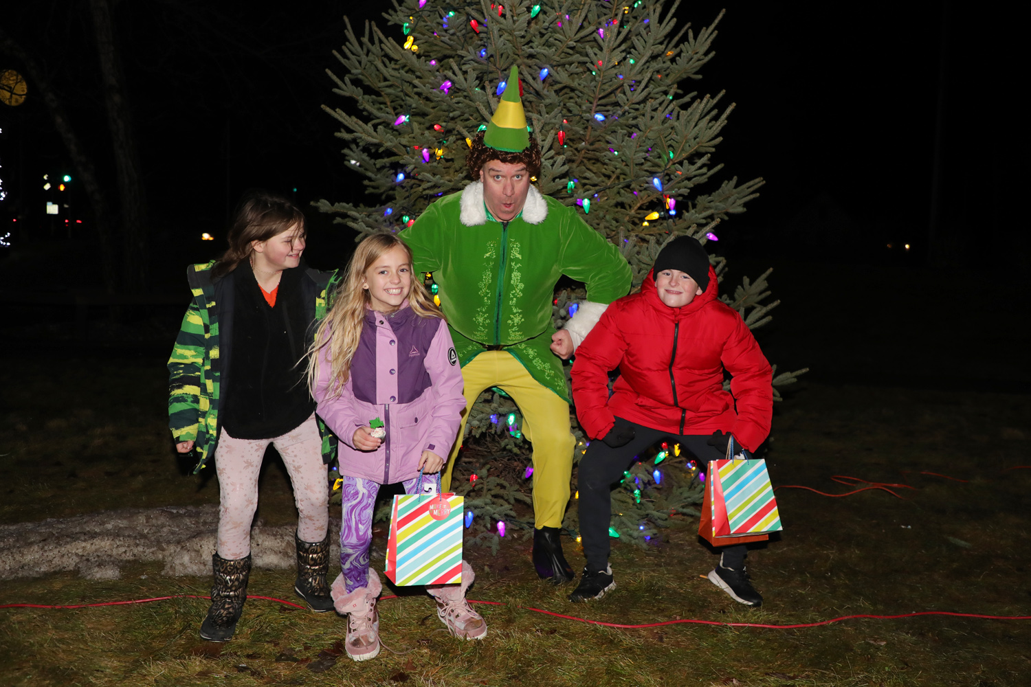 2023 12 09 WC Buddy the Elf and tree IMG 3813