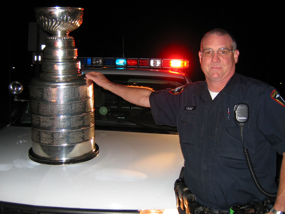 2008 09 19 Rod Vesey MPD with Stanley Cup IMG 0009
